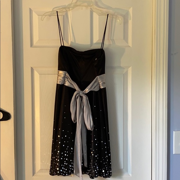 Semi formal dress - Picture 2 of 6